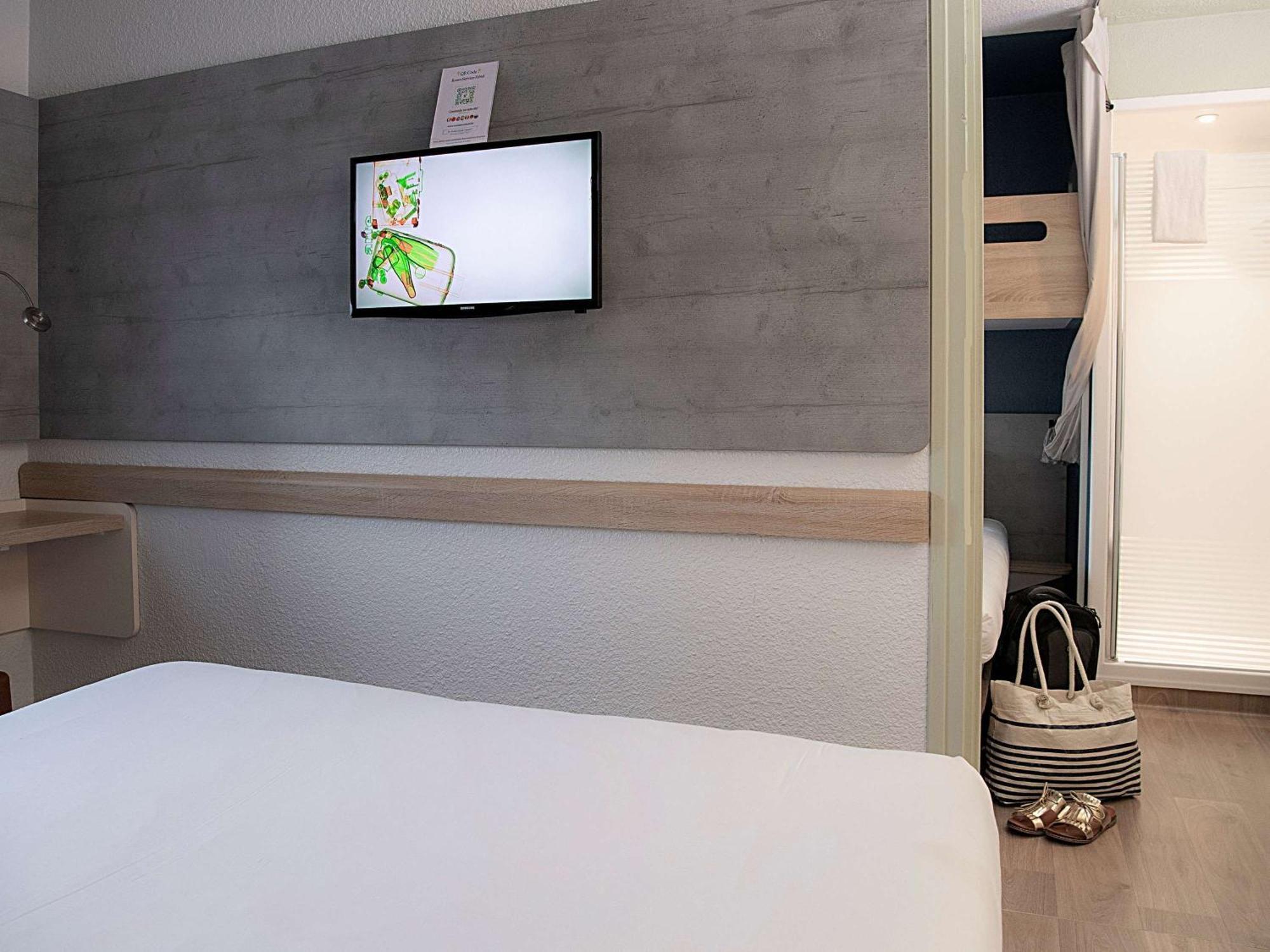 Hotel Ibis Budget Les Docks 2*