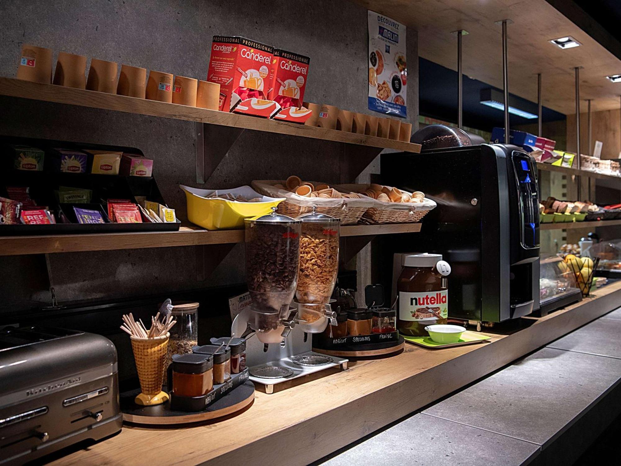 Ibis Budget Les Docks Hotel