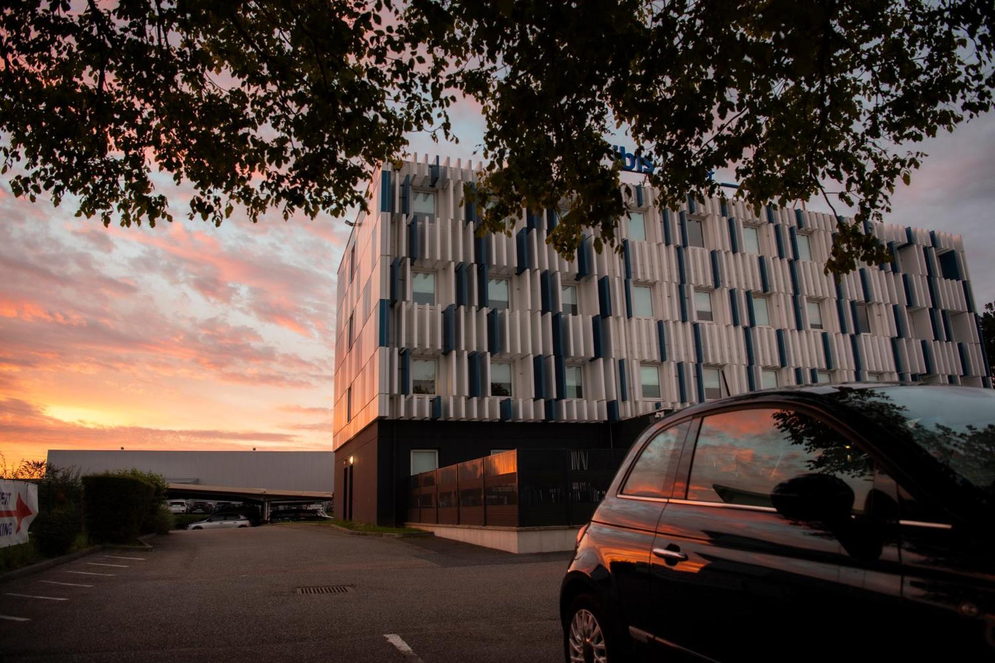 Ibis Budget Les Docks Hotel 2*