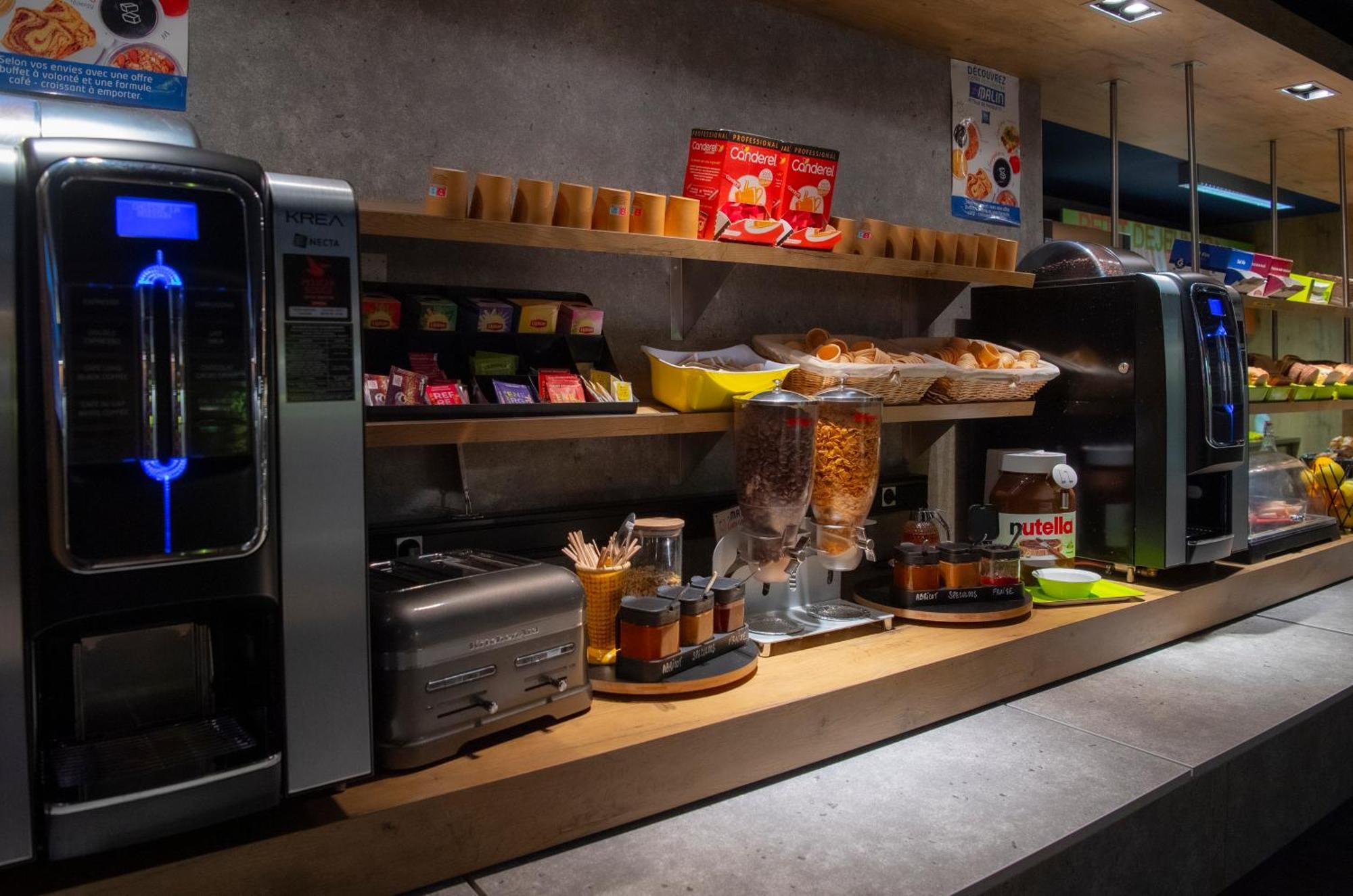 Ibis Budget Les Docks 2*